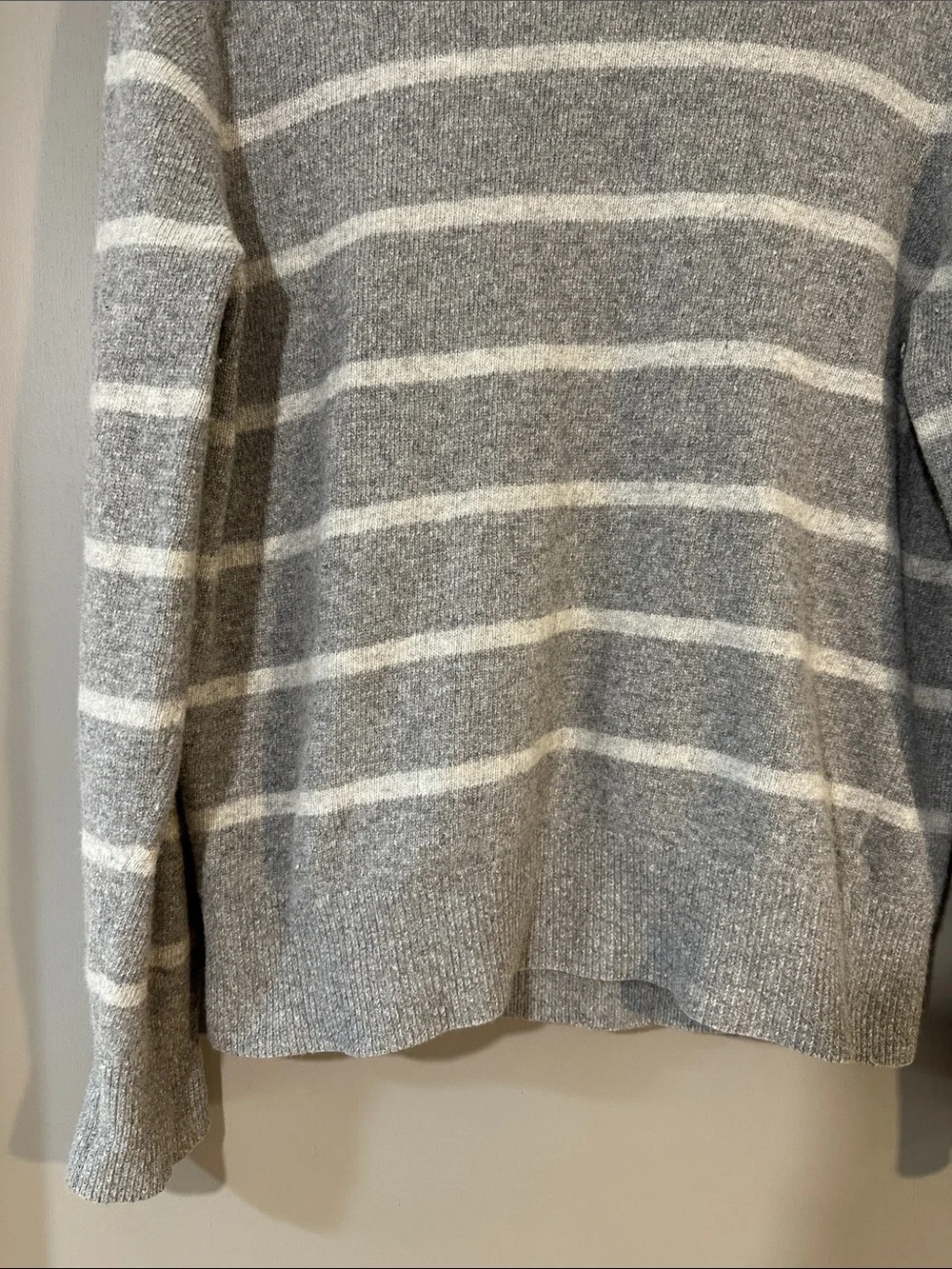 Banana Republic Gray Striped Merino Wool Blend Sweater Size Large Lightweigt